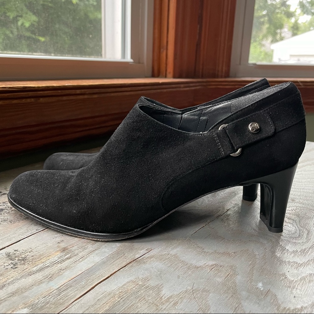 Stuart Weitzman black suede ankle booties | size 9.5